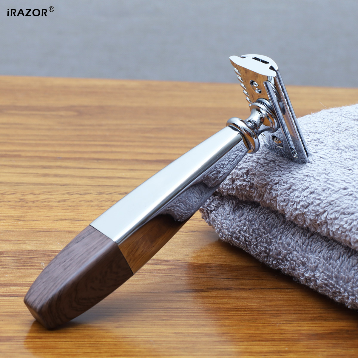 iRAZOR Classic Men's Safety Ra - Men'S Grooming Underarm のレビューと価格