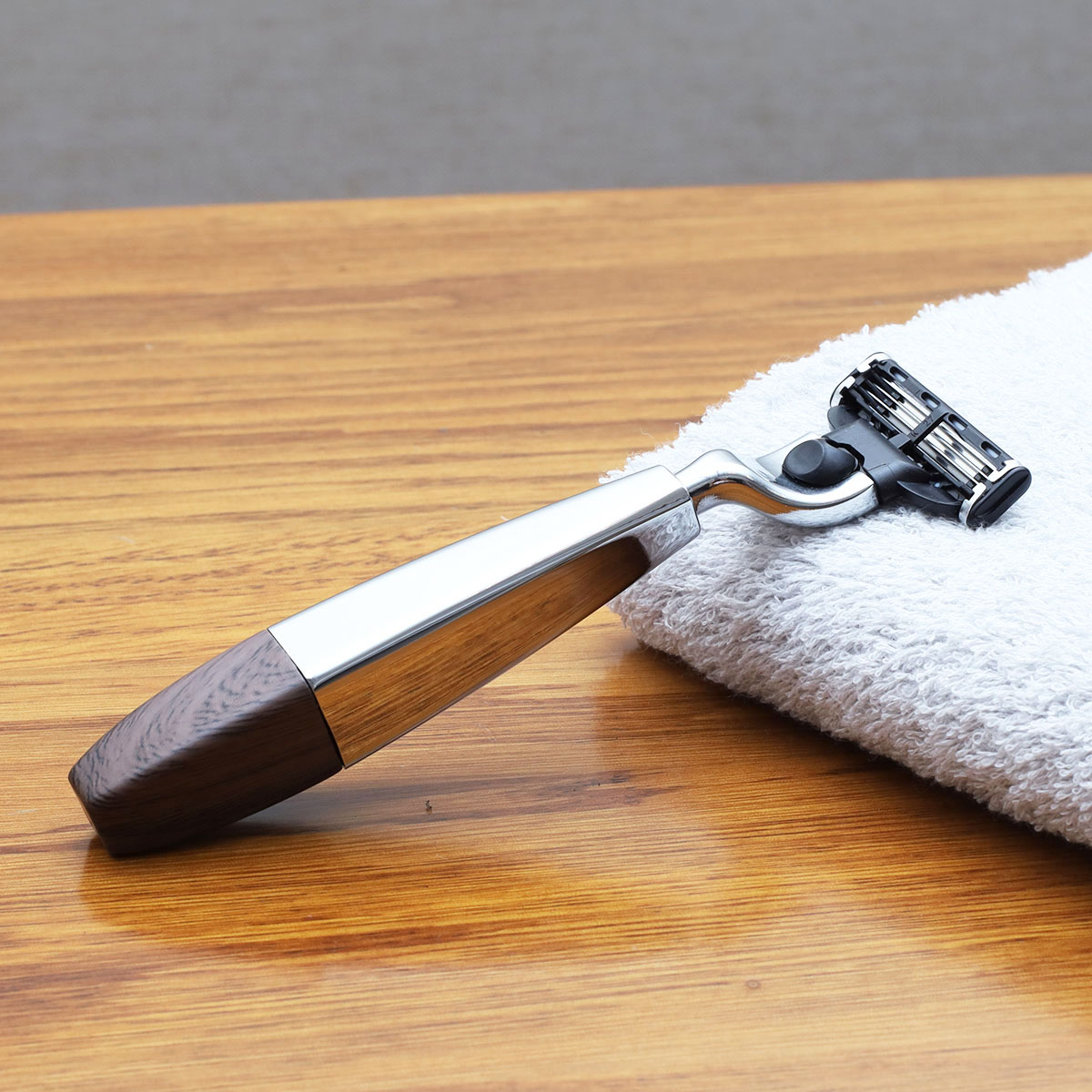 iRAZOR Classic Men's Safety Ra - Men'S Grooming Underarm のレビューと価格